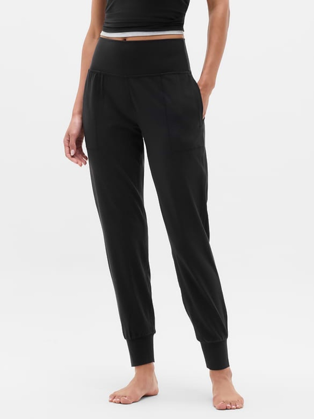 Athleta Salutation High Rise Jogger in Black Women’s Athleisure size Medium